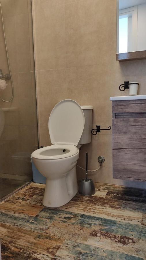 Luxury Beach Apartment In Qerret Golem  Ngoại thất bức ảnh