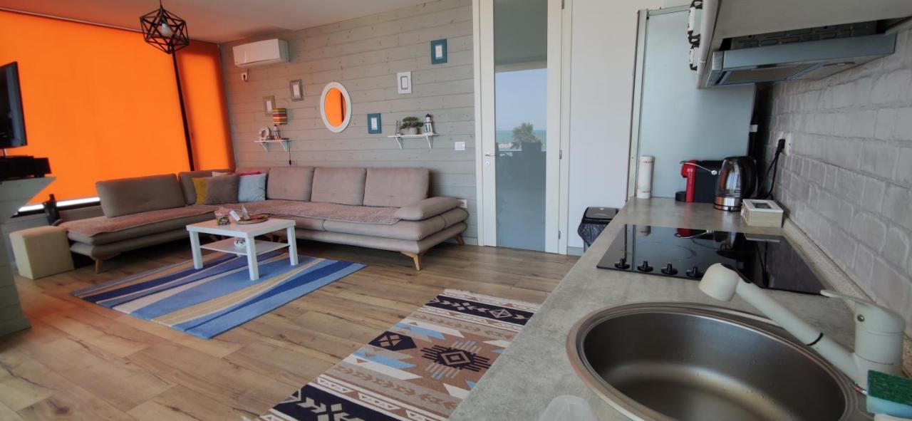 Luxury Beach Apartment In Qerret Golem  Ngoại thất bức ảnh