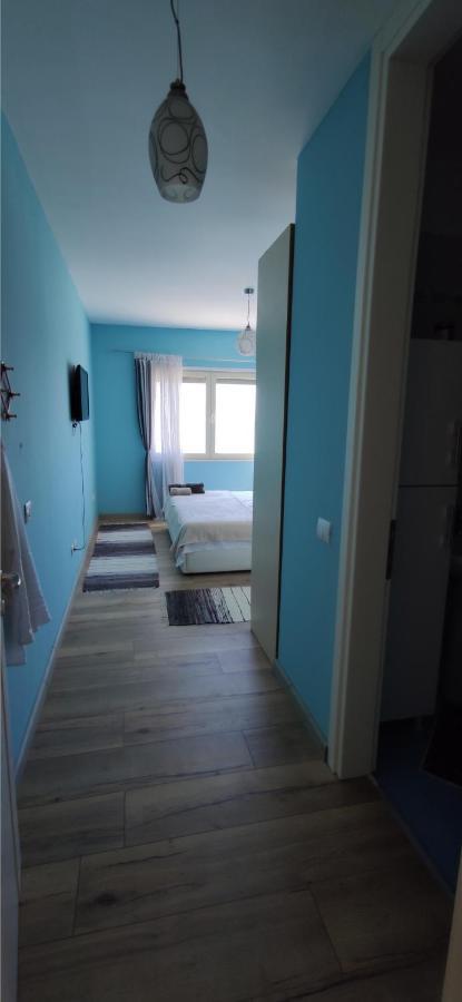 Luxury Beach Apartment In Qerret Golem  Ngoại thất bức ảnh